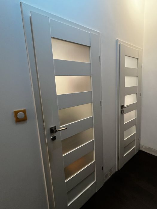 Drzwi z ościeżnicami za darmo