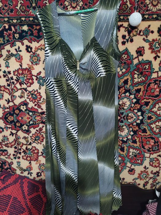 Одяг жіночий сарафани сукні