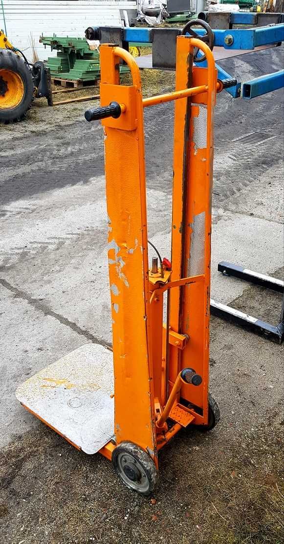 Podnośnik montażowy do materiałów hydrauliczny z platformą towarowy