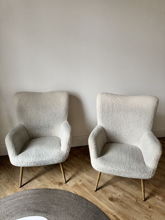 Fotele boucle białe
