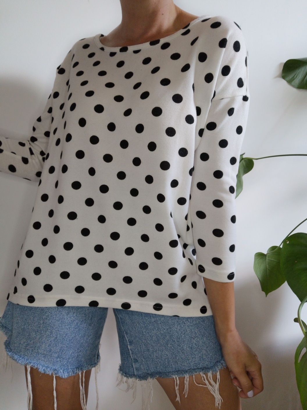 Biały sweter w grochy oversize w stylu retro ONLY
