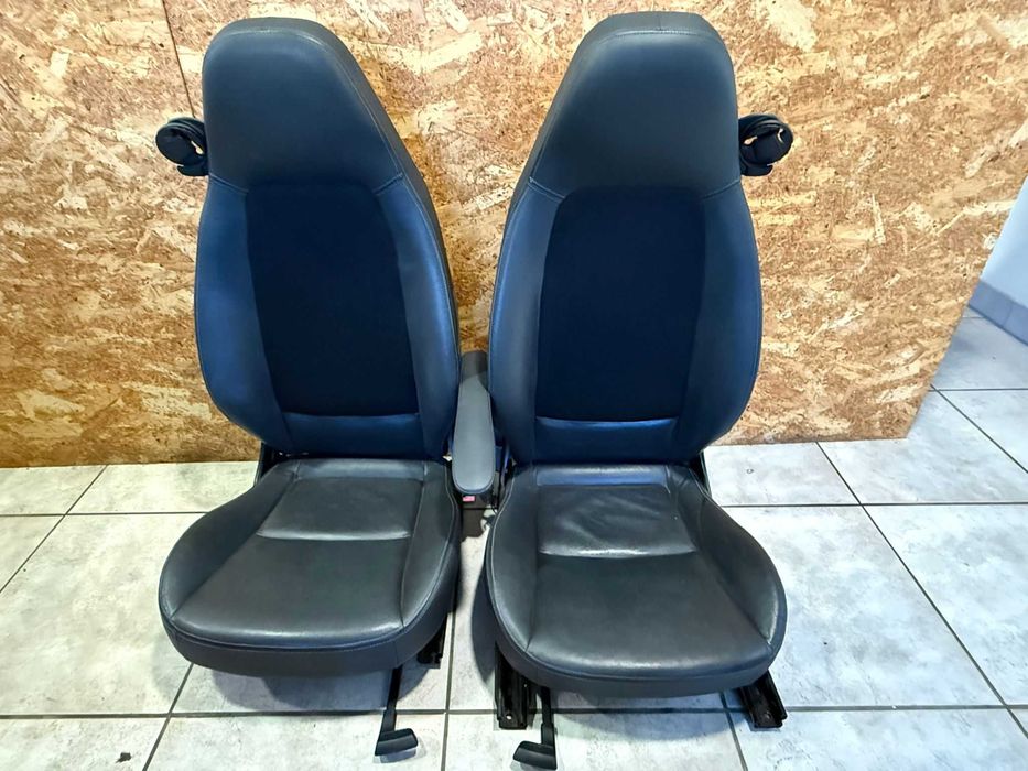 Bancos em pele com apoio de braço smart fortwo 451