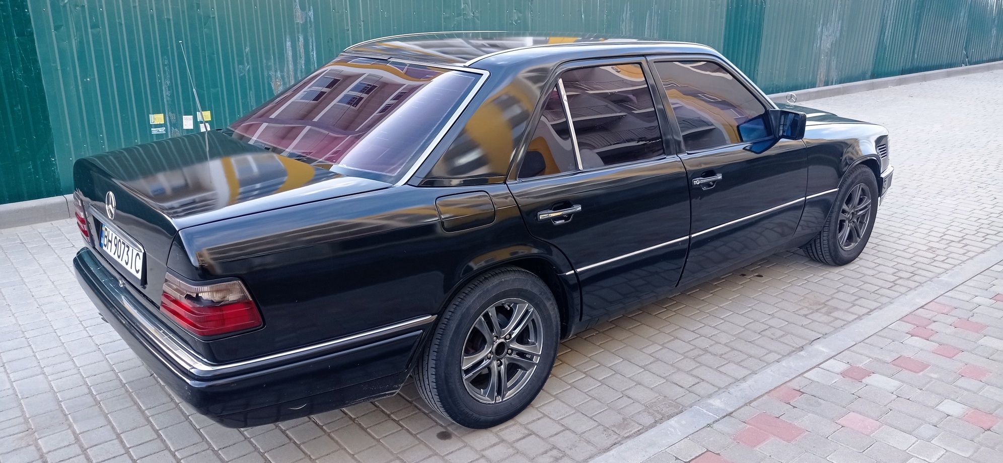 Mercedes E300 W124