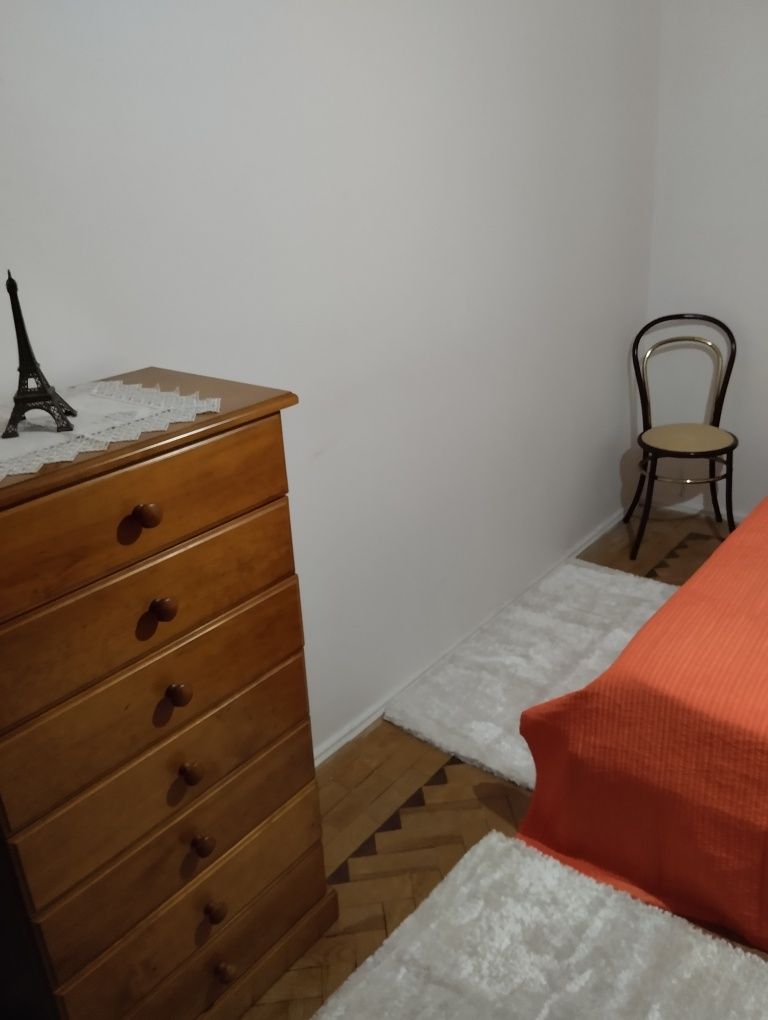 Quarto alugar em Caneças