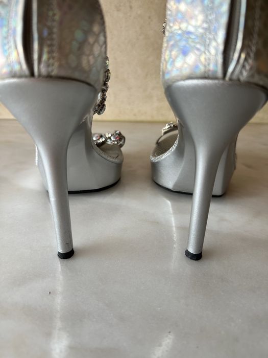 Sandálias salto alto Carmen Steffens