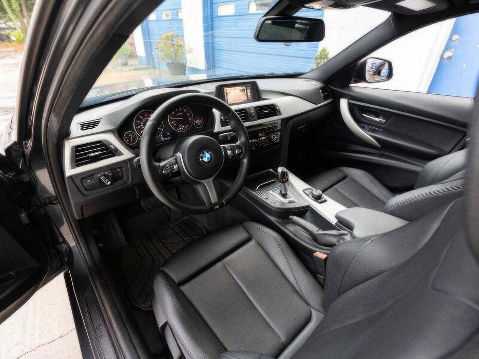 BMW 3 Series 320i      2016