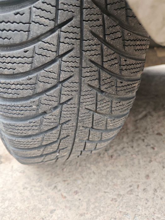 Шини 175/65 R14 Bridgestone Blizzak LM-001 резина