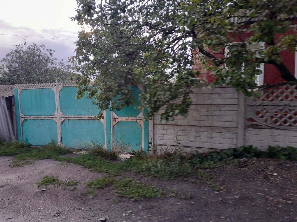 Продам будинок...