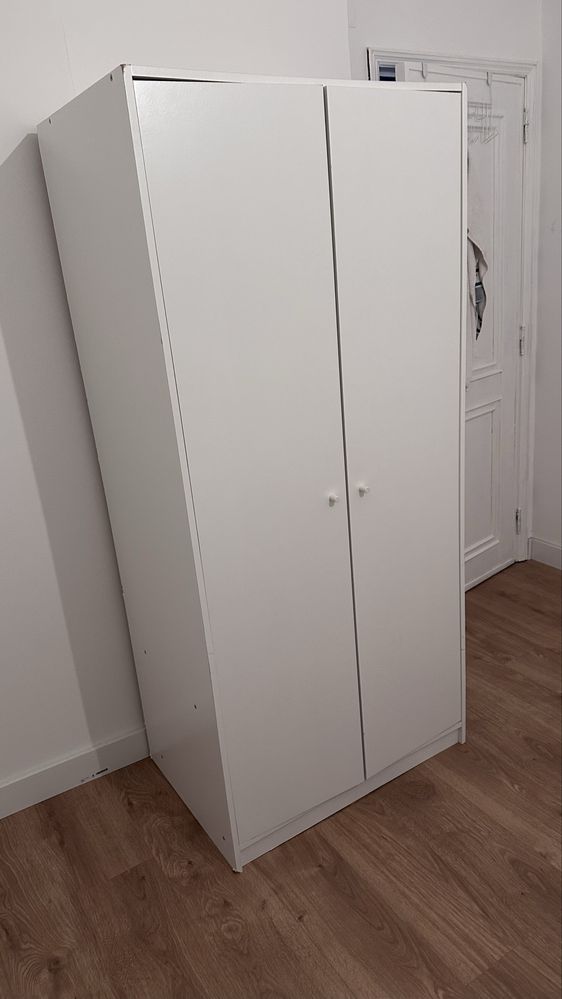 Roupeiro branco