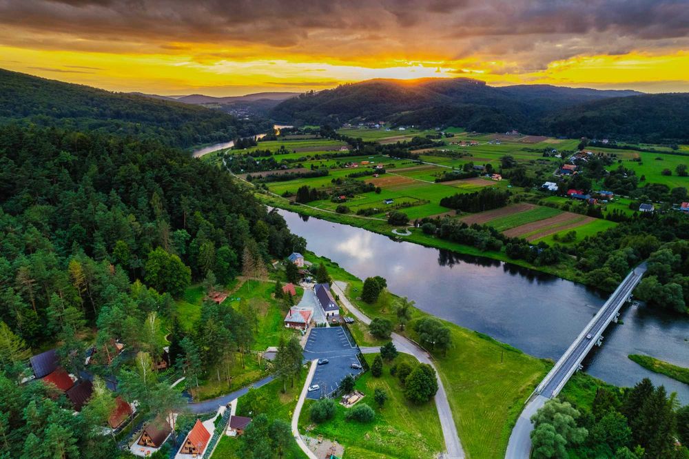 Domek Sylwester Wędkarstwo samodzielny widok Bieszczady noclegi rzeka