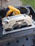 Pilarka Dewalt..
