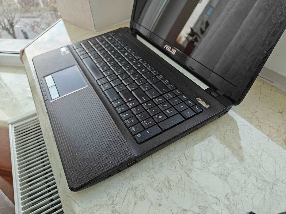 Asus K53BE 15,6" AMD E450 1,65GHz 4Gb 500Gb HD7470m 1Gb