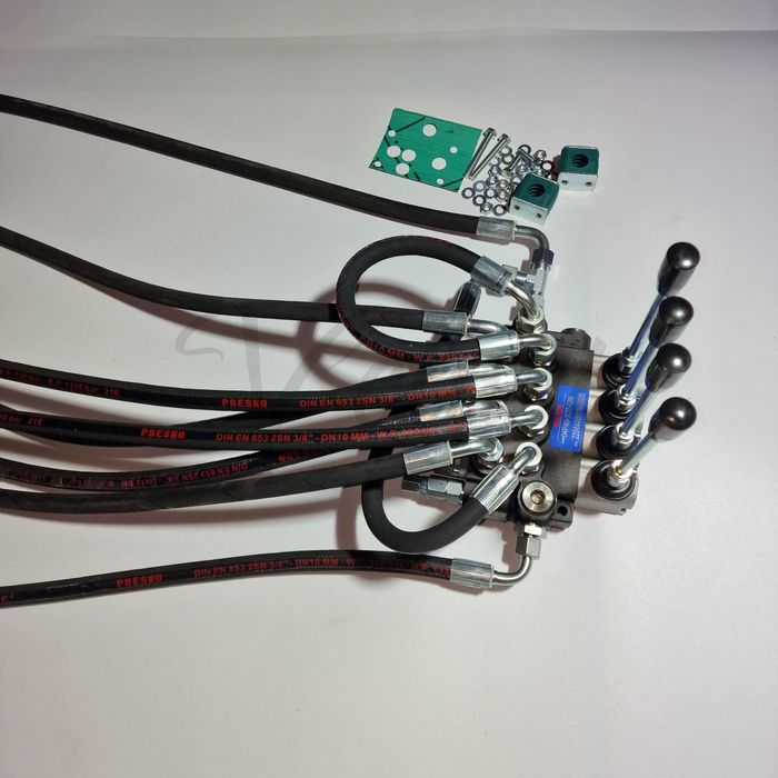 Rozdzielacz 4 Sekcyjny C-330 Zewnętrzny Hydrauliczny Do Wywrotu