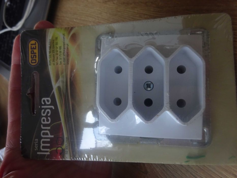 IMPRESJA Ospel Gniazdo ścienne b/u potrójne GP-3Y/m/00 biały