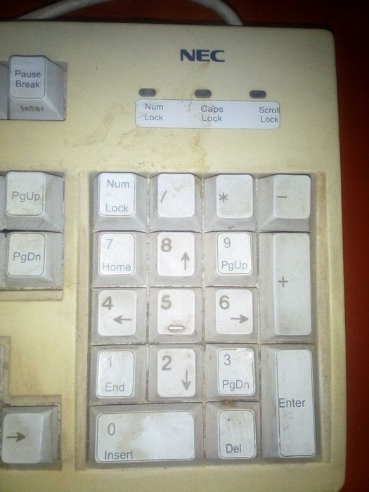 Клавиатура Nec Германия со штекером под старый компьютер