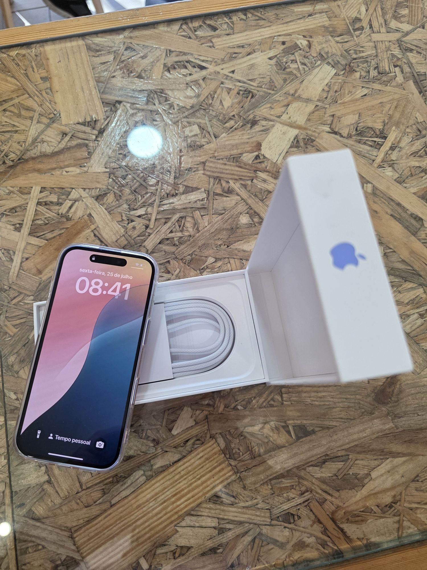 Iphone 16 azul novo
