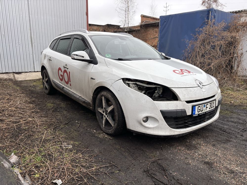 Renault Megane 3 бампер крило капот двері