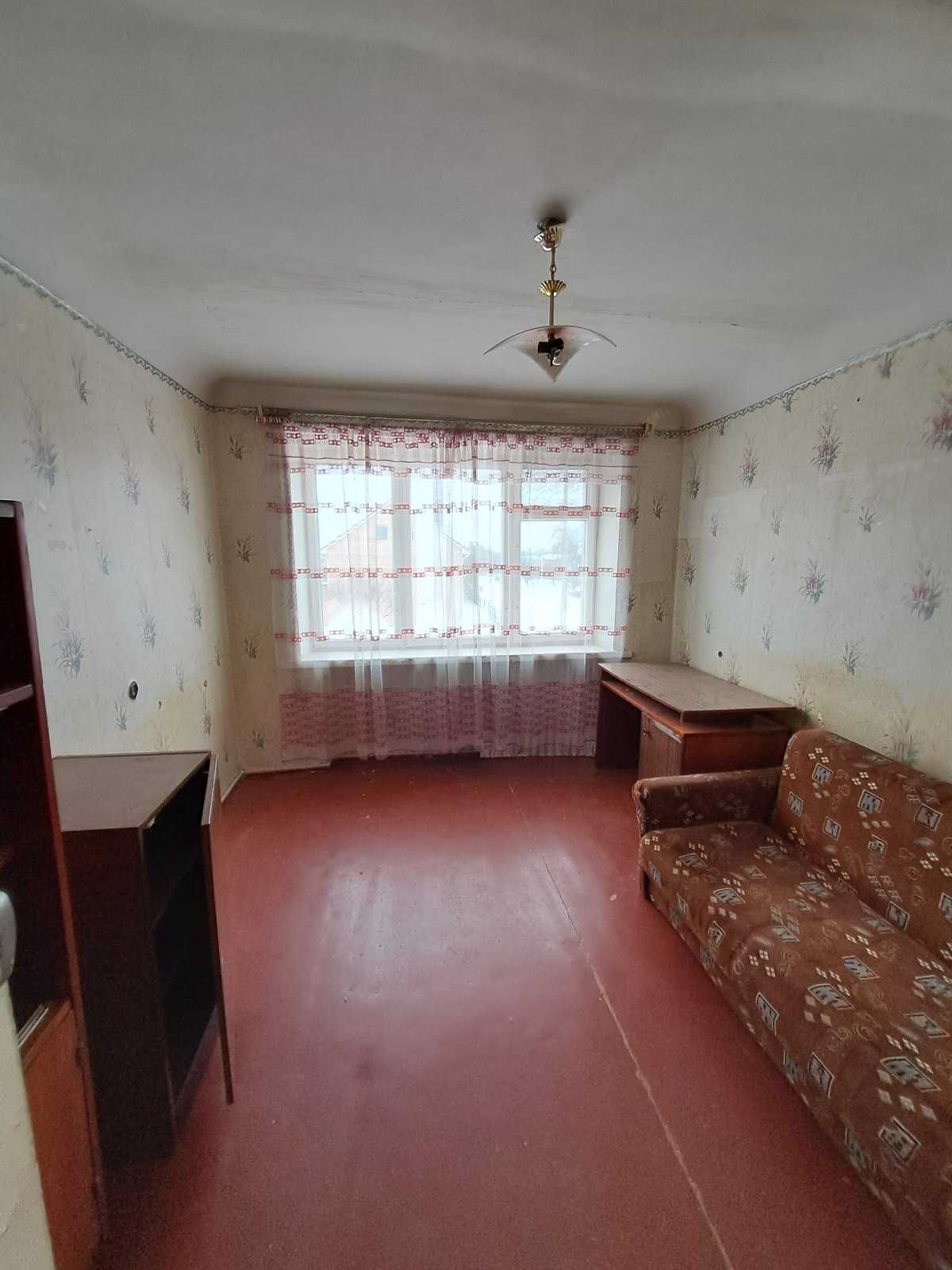 Продам 4-и кімнатну квартиру 62 м2 в центрі Новомиколаївки.