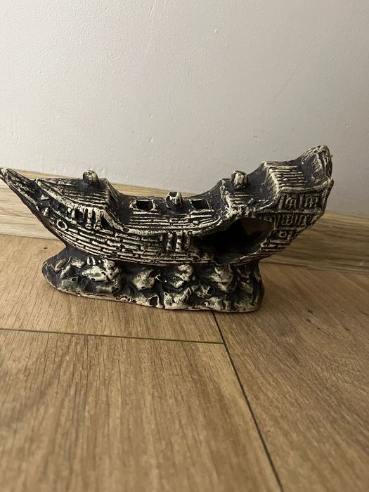 Dekoracja do akwarium statek