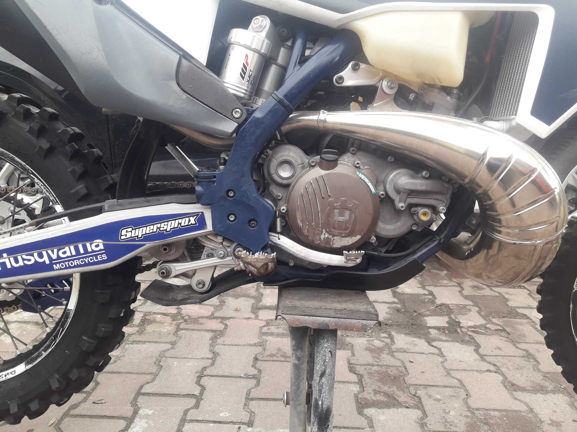 motocykl Husqvarna 300 fi mało  używany 51 m/h