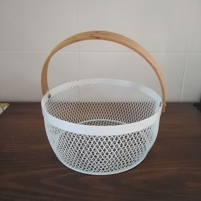 Koszyczki metalowe z bambusową rączką