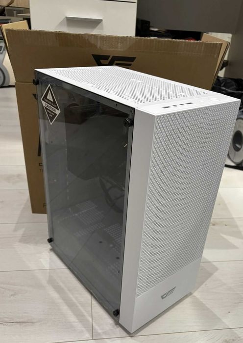 Komputer Intel 10 rdzeni 20 wątków / 32GB RAM / Radeon 4GB