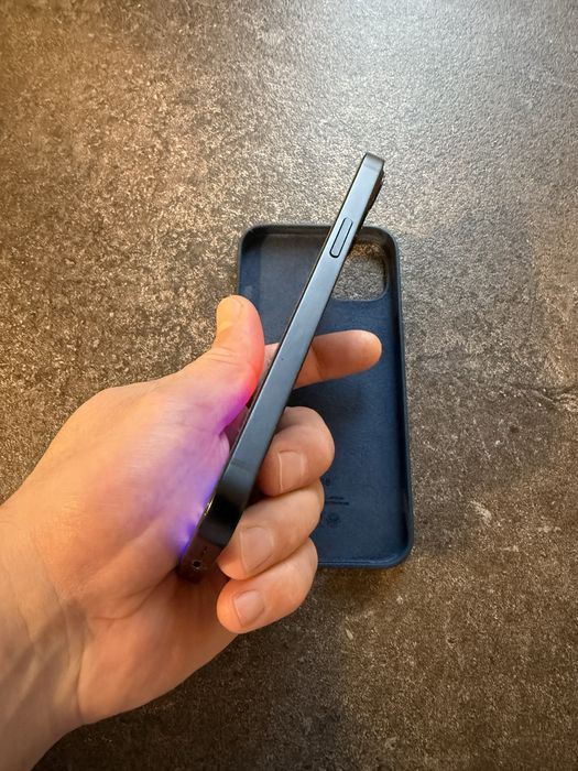 продам iphone 13