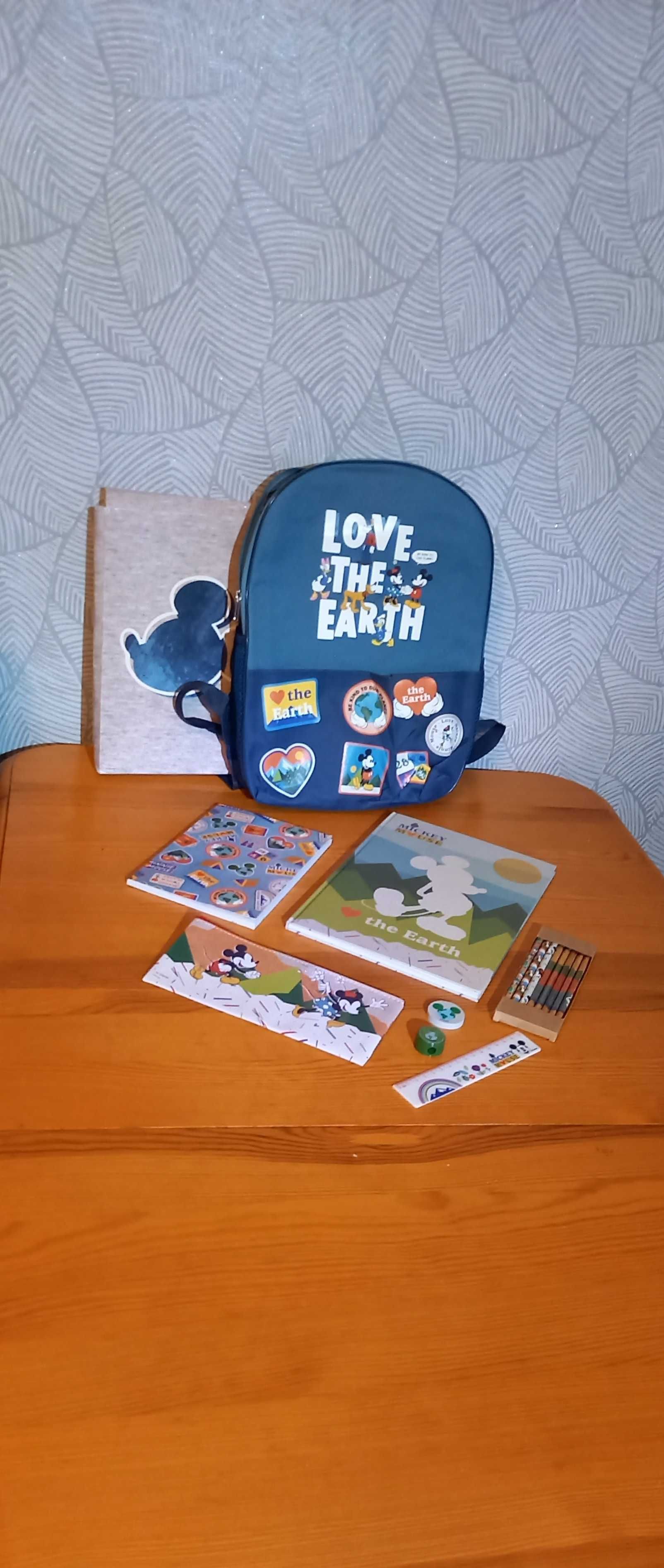 Plecak Disney Myszka Miki Nestle z wyposażeniem szkolnym