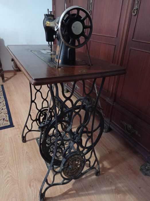 Máquina de Costura Singer