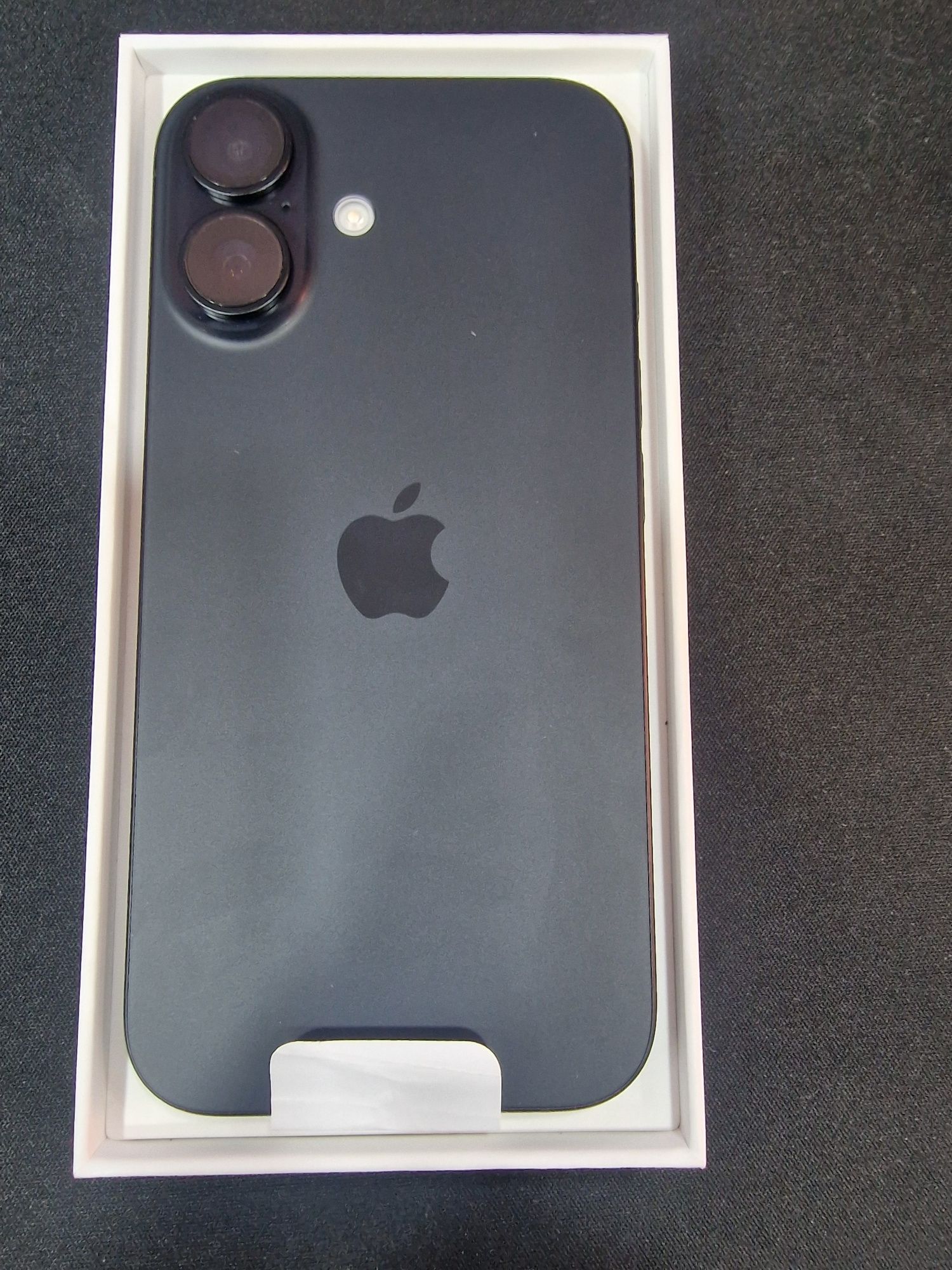 Iphone 16 novo sem