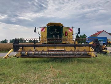 Kombajn zbożowy NEW HOLLAND TX36