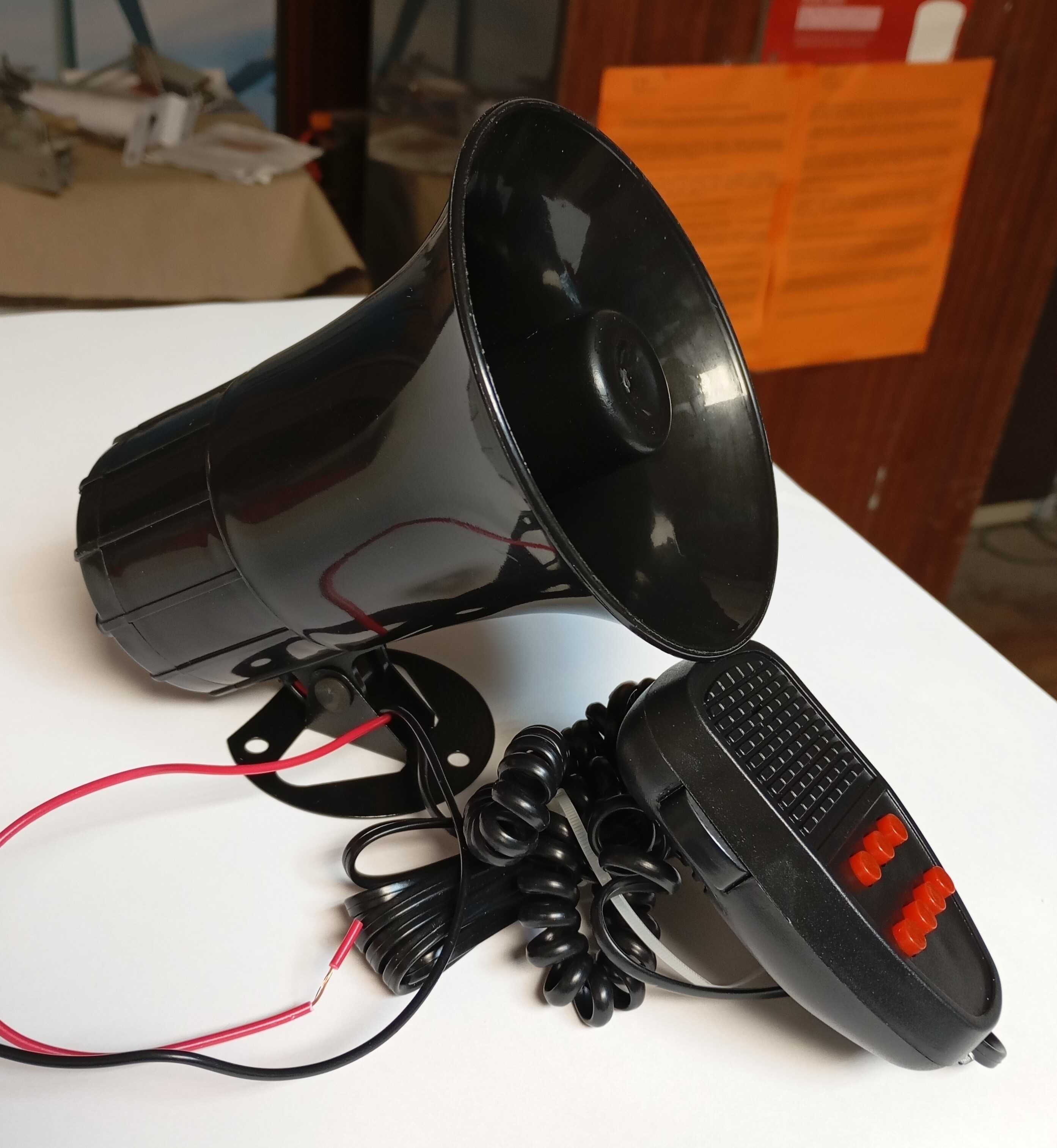 Buzina de 50 watts com 7 sons de sirenes e microfone