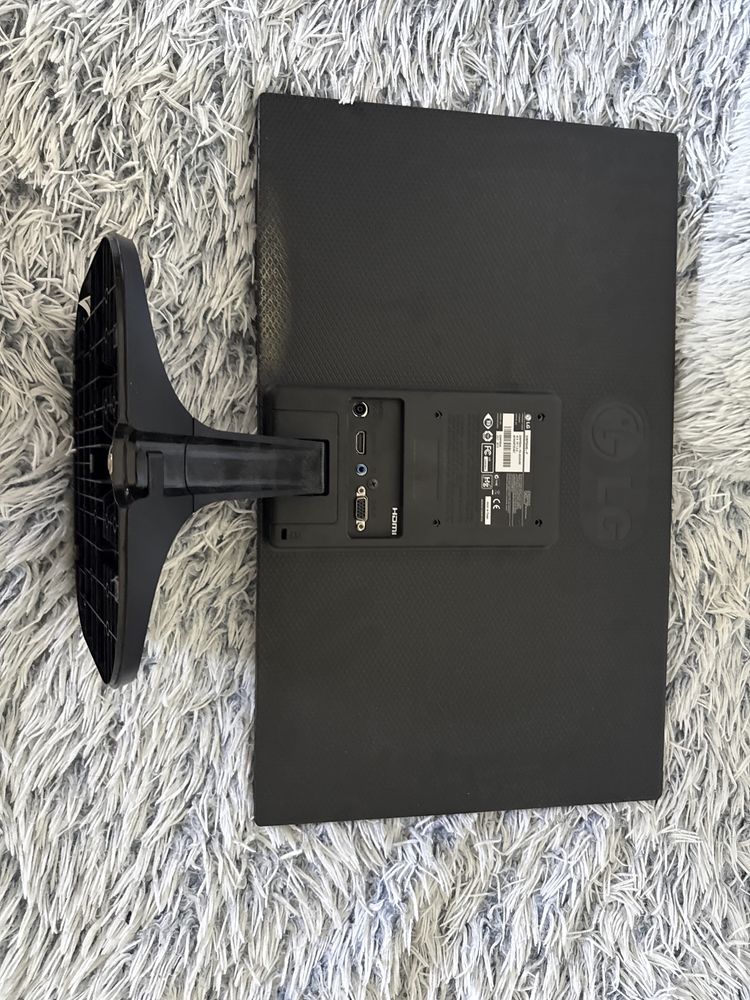 Monitor LG 21,5 cala / sprawny