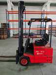 Empilhador Linde e12 usado com 477h de trabalho
