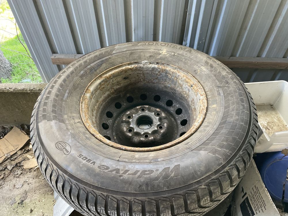 Комплект колес (диски+шини) 235/80 R16 YOKOHAMA