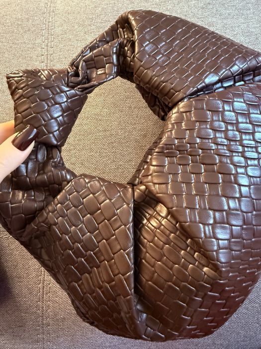 Сумка в трендовому кольорі