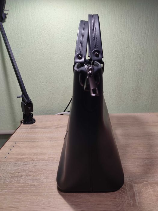 Сумка жіноча шкіряна тоут середня Regina Notte Tote 1651 Чорна