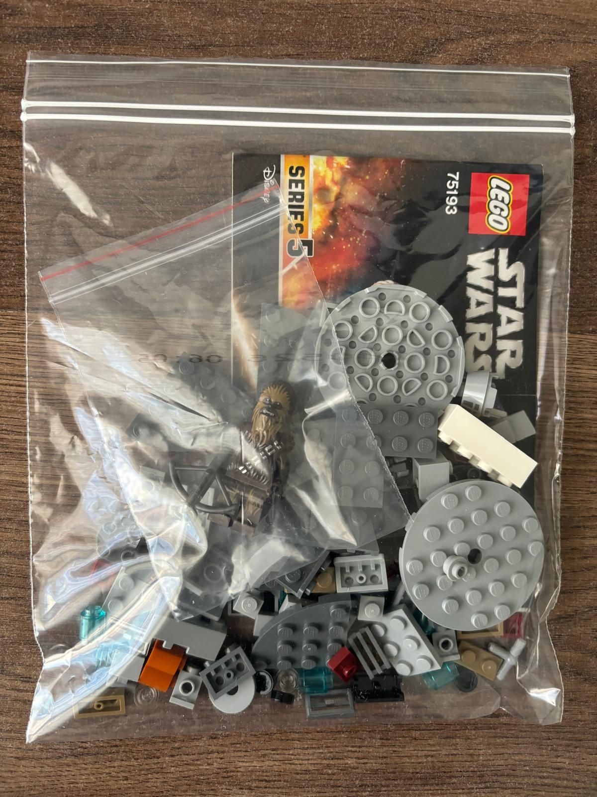Star Wars # 75193 Chewbacca
Microfighter Millennium Falcon
[figurina C