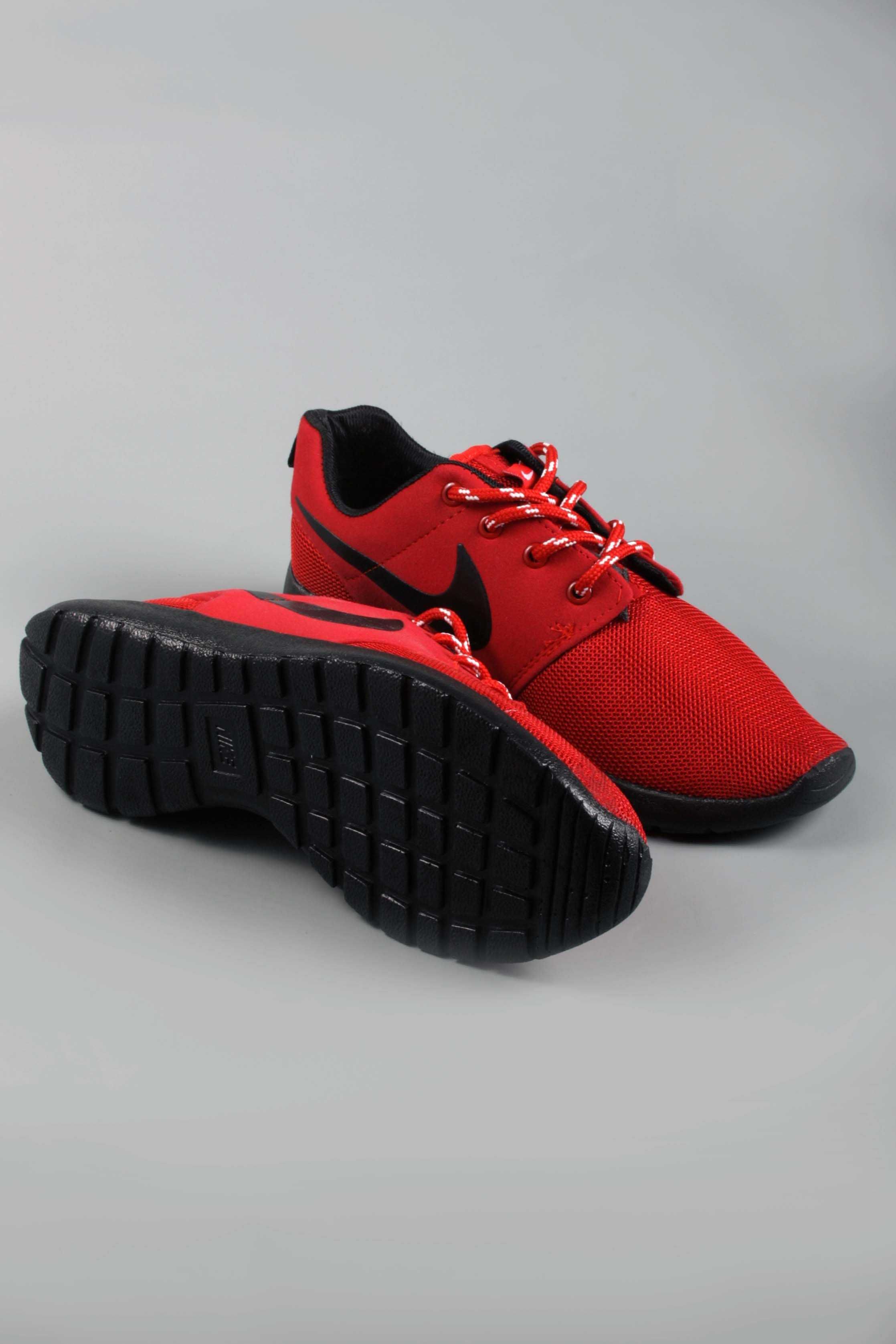 Кроссовки Nike Roshe Run красные