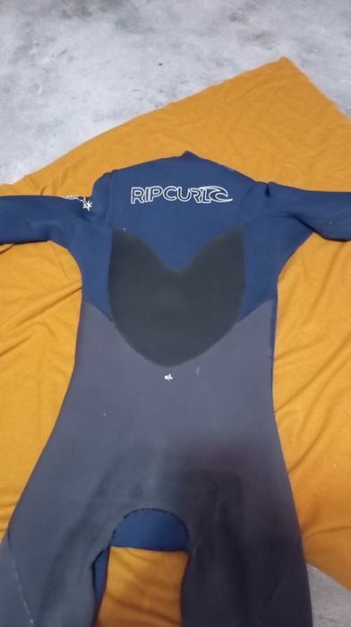 Fato mergulho rip curl usado MS 4.3