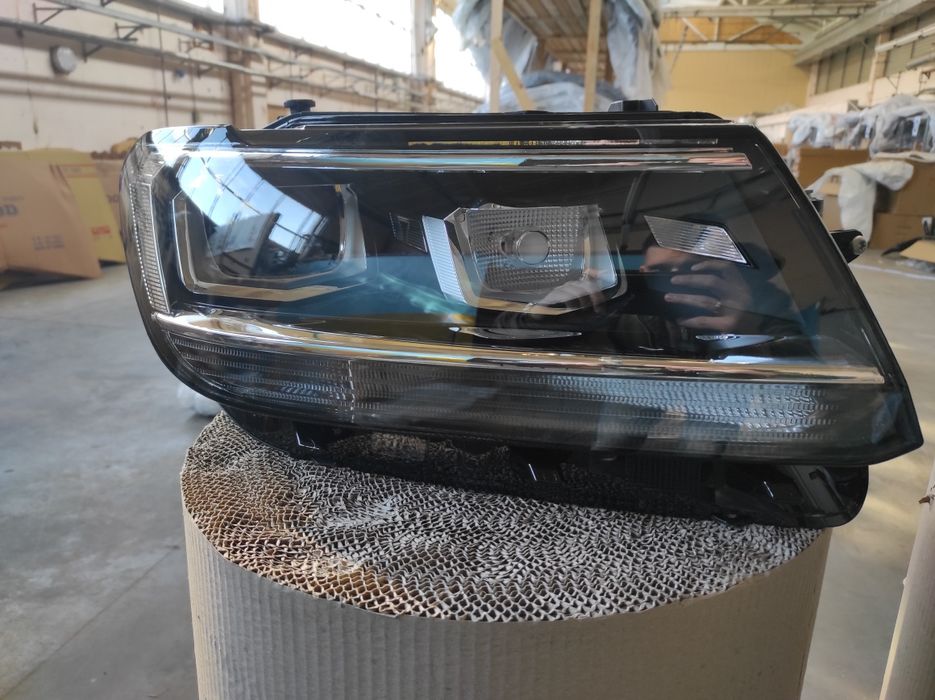Фары XENON   Volkswagen Tiguan 2017 2018 2019 2020 2021 ксенон