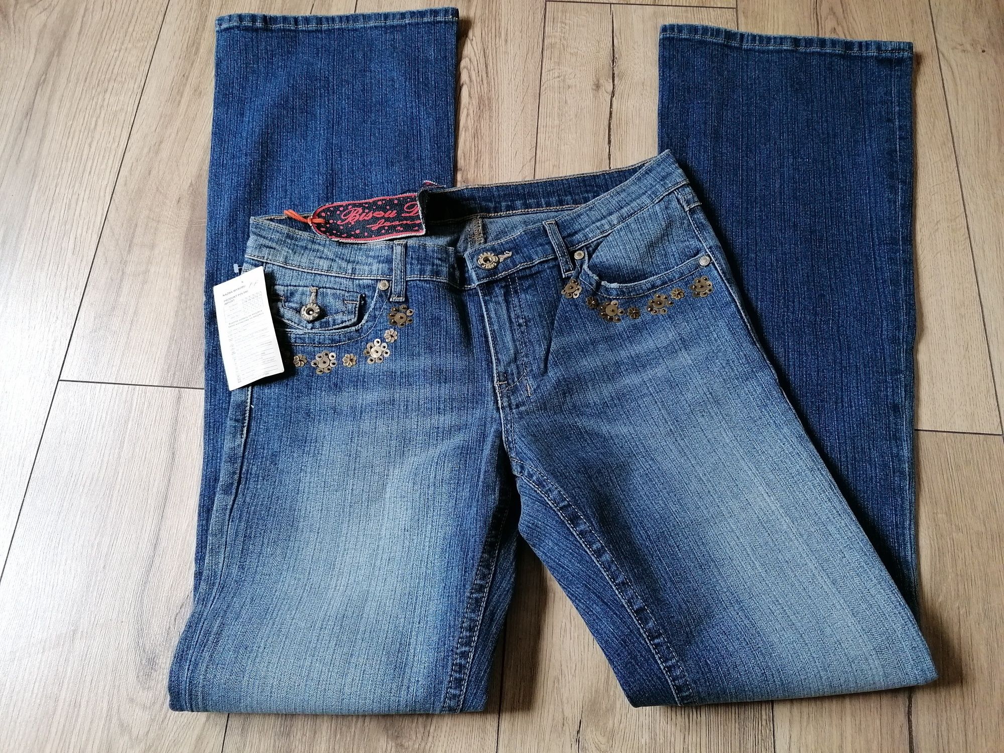 Spodnie jeansowe firmy Bisou D'eve.