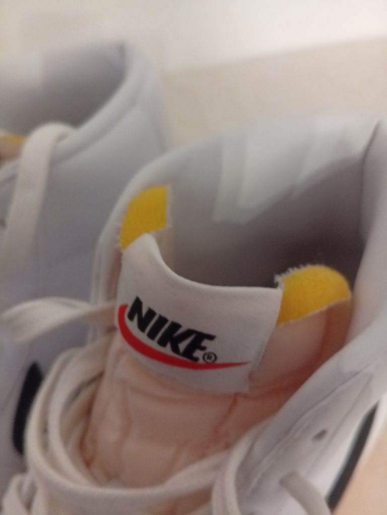 Nike Blazer Mid '77