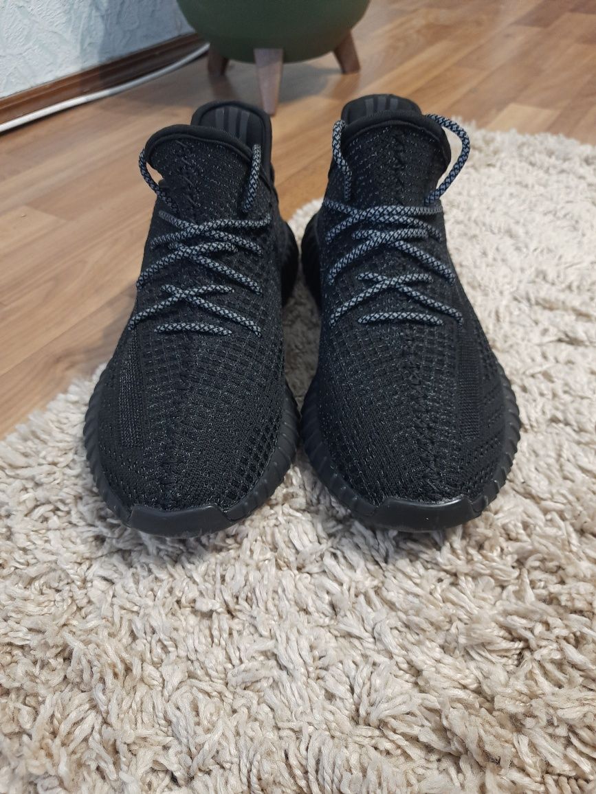 Кросівки Adidas Yeezy Boost 350 v2

Кросівки Adidas Yeezy Boost 350 v2