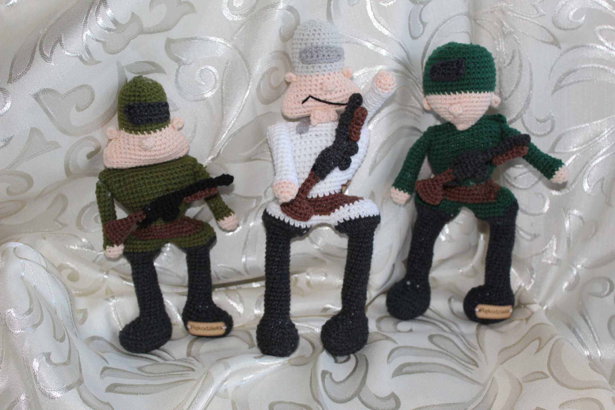 Kapitan Bomba, Janusz, Sebek