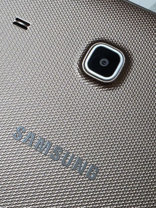 Планшет Samsung Galaxy Tab SM T561