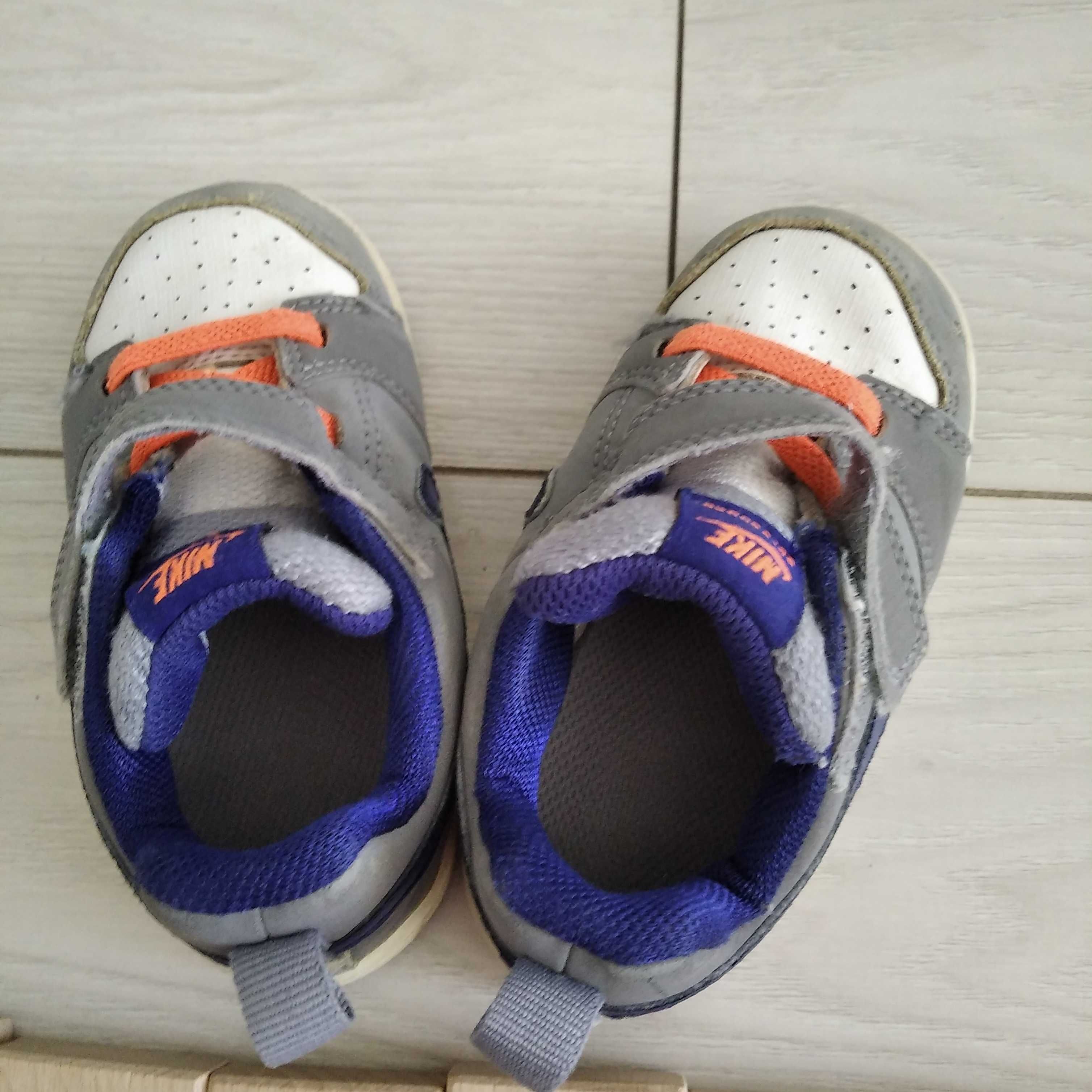 Adidasy wiosenne jesienne dla chłopca r. 22 długość wkładki ok. 14cm