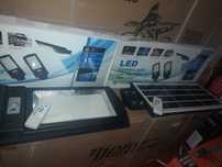 Holofote Led com bateria e painel solar