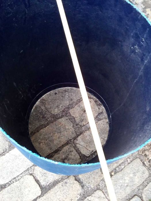 Vendo bidão de plástico para drift e grampo de metal.