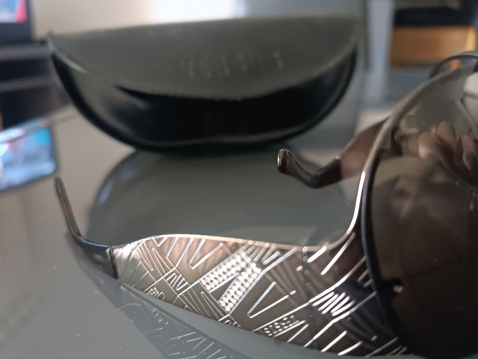 Óculos novos a estrear  Versus